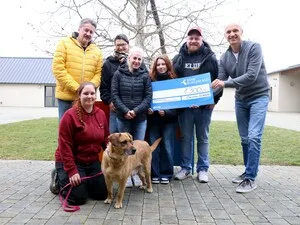 Spendenübergabe Sportcafé Schober Neudörfl mit Sonnentier "Gerti"